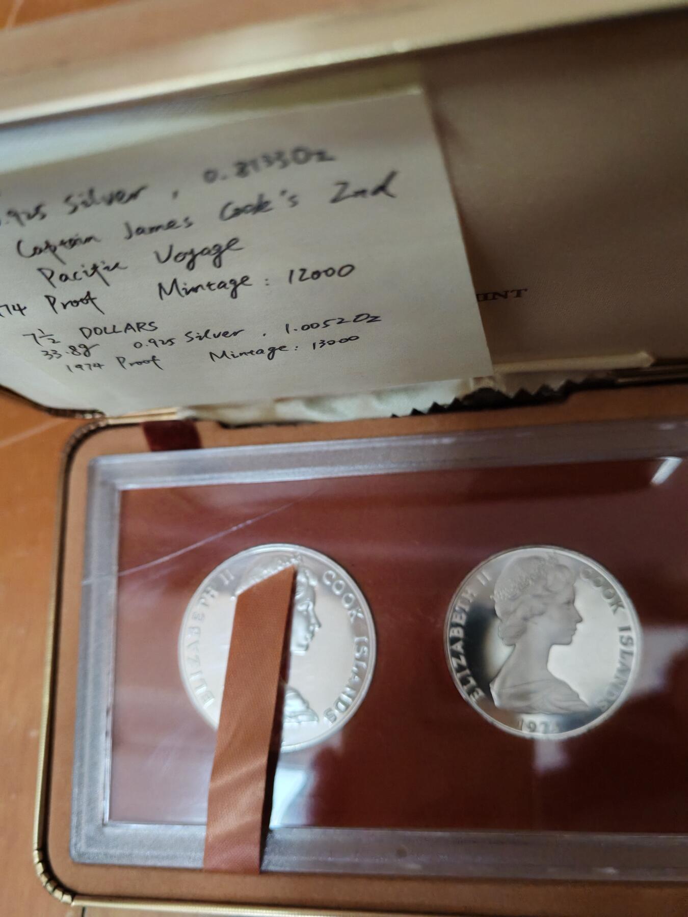 长老汇蛇年精选第十九场拍卖 1974库克群岛库克船长两枚精制银币，原盒，少见