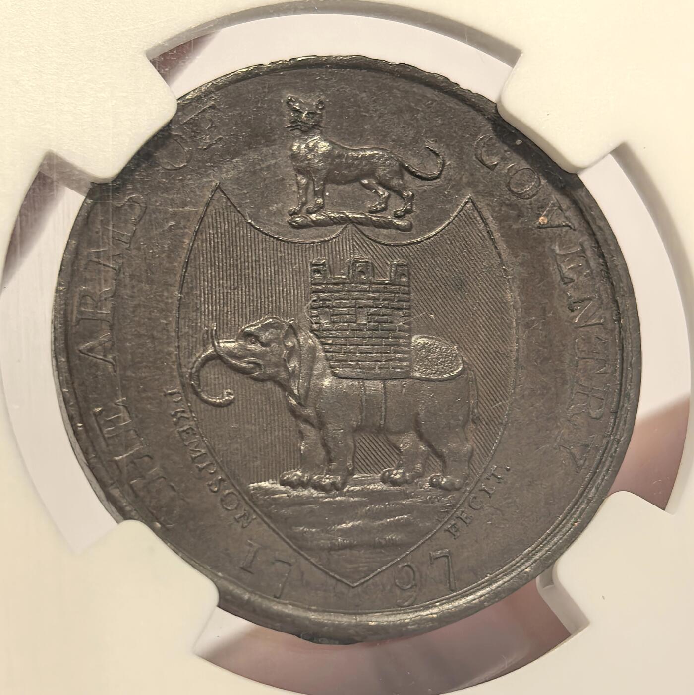博洋堂世界钱币拍卖第130期（全场包邮） NGC MS63 英国1797年沃里克郡经典建筑风景半便士代币。1797是车轮大便士开始铸造的年份，此时便士代币却已风行好几年，为英国各郡邦提供了良好的铜币流通氛围！
