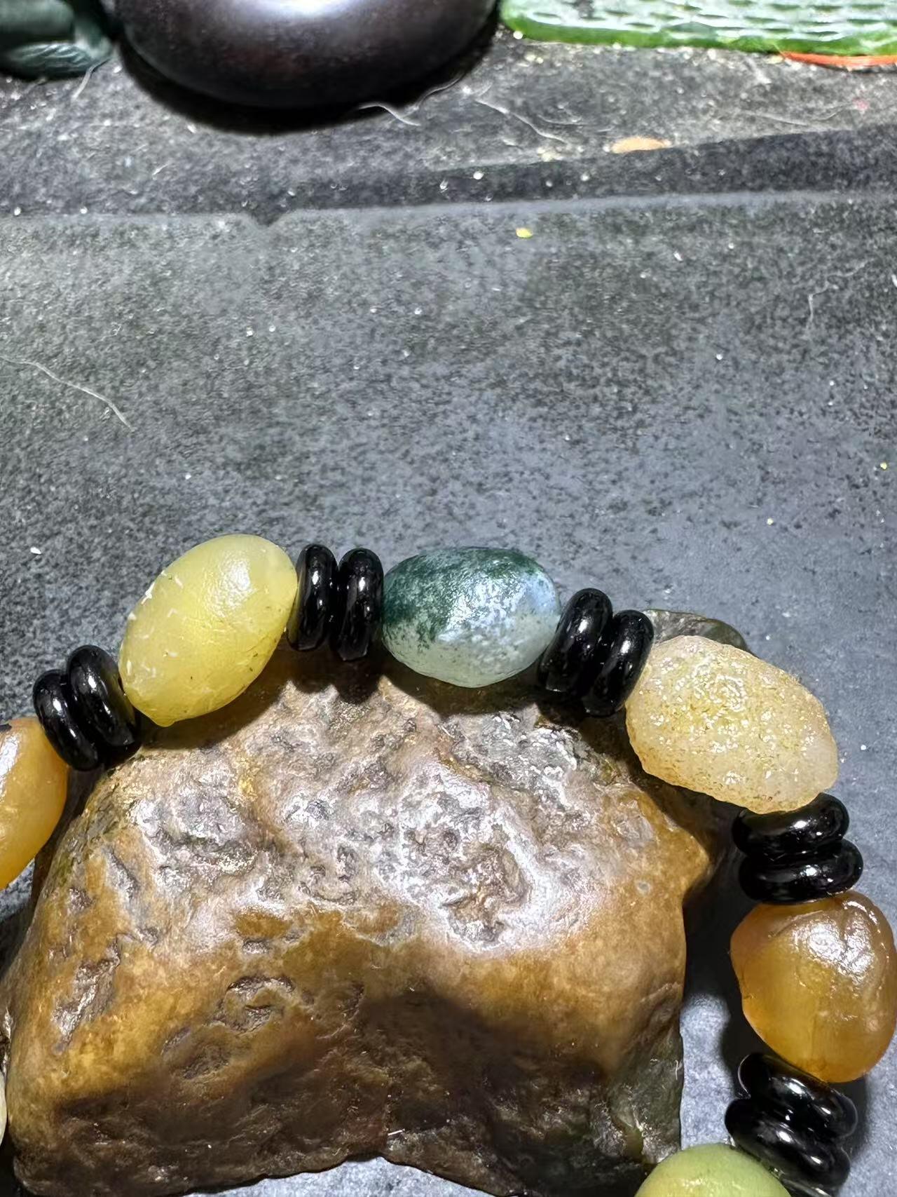 精美阿拉善玛瑙原石手串一条，，，