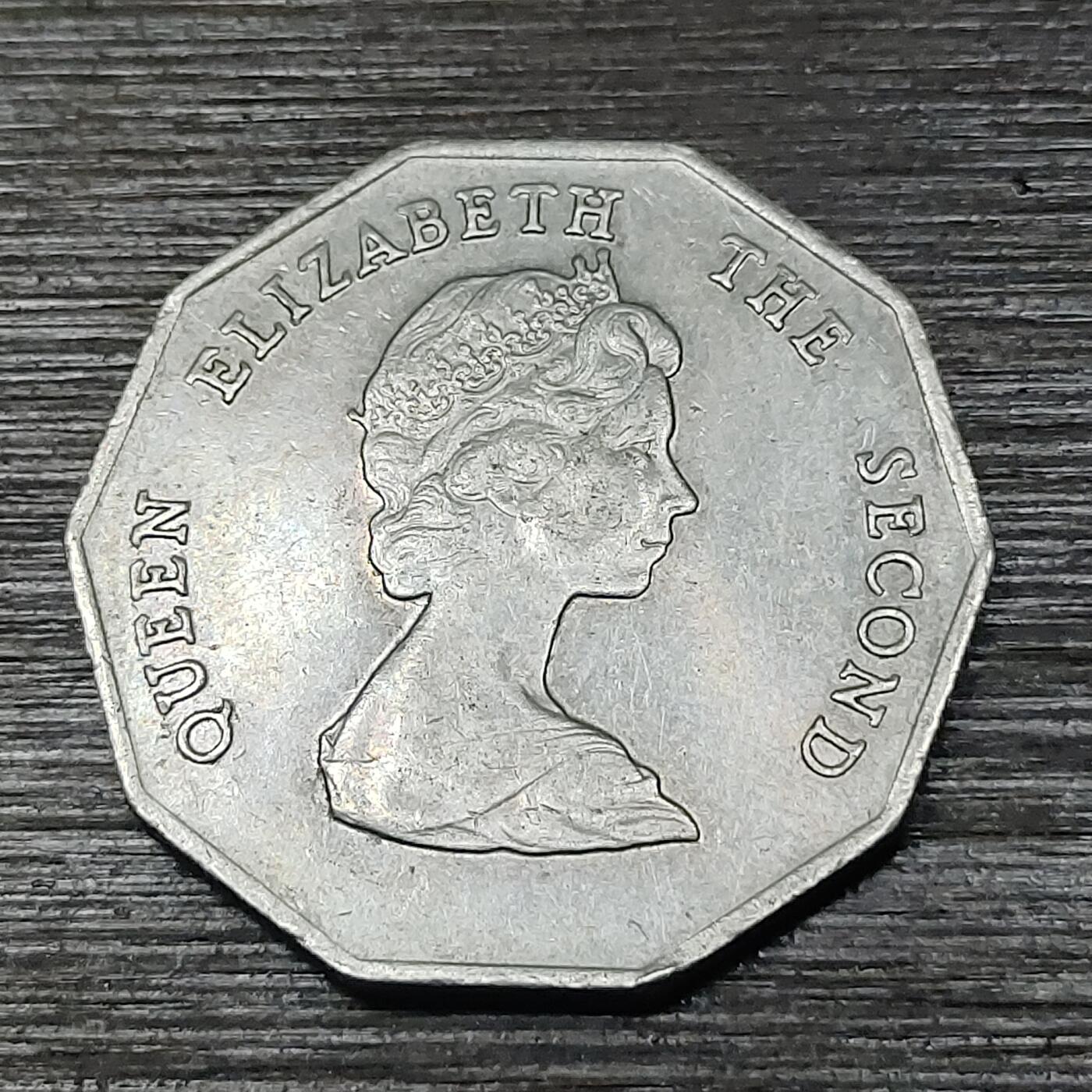 【铜匠收藏】★第125场★散币场，无佣金，30包邮。不满30元，支付5元运费。《接受代拍 代送NGC评级》 1998年 英属东加勒比海 1元 多边形硬币 女王一帆风顺