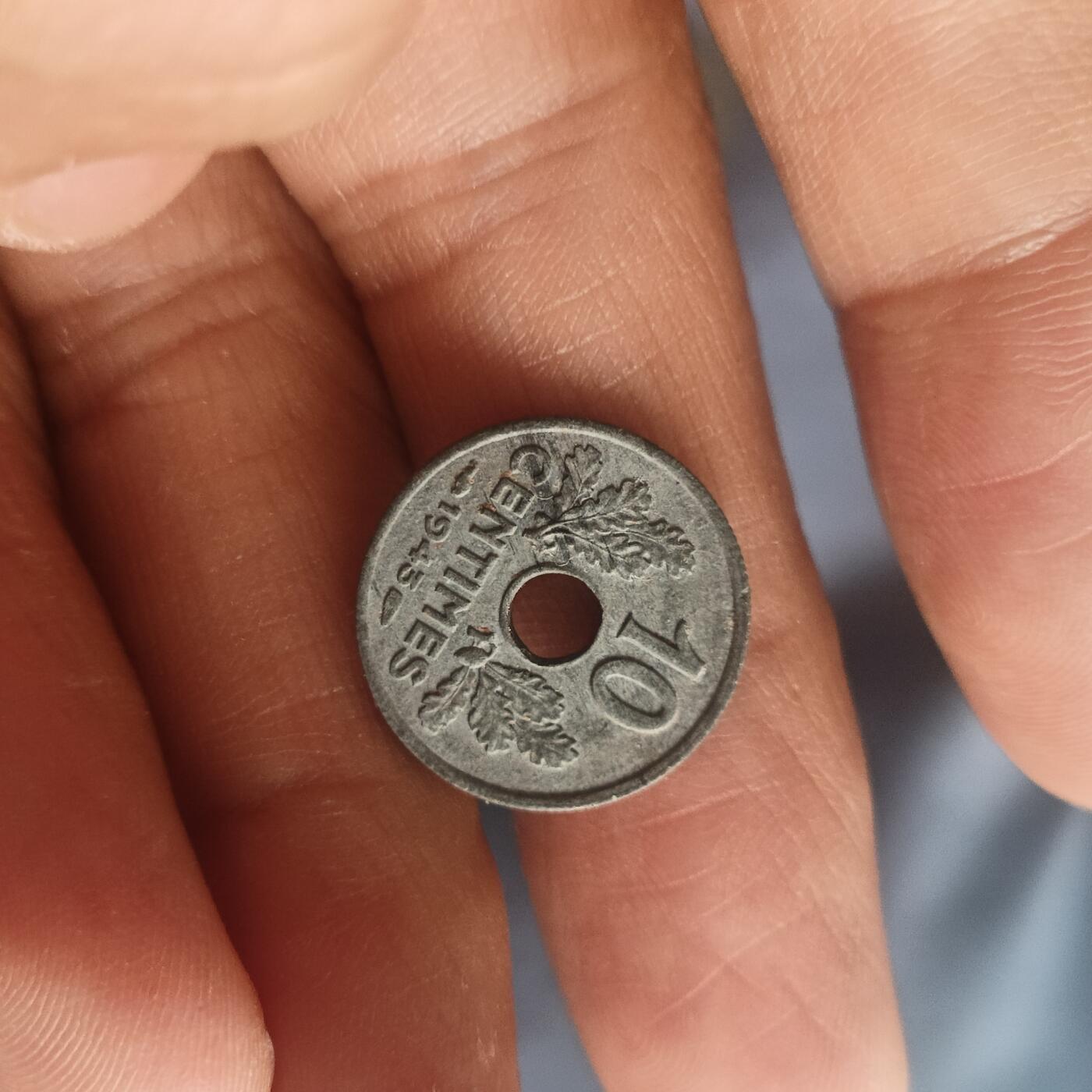 泡泡币外币第五十七场可代拍15038385335微信 少见维西43年l0分小版