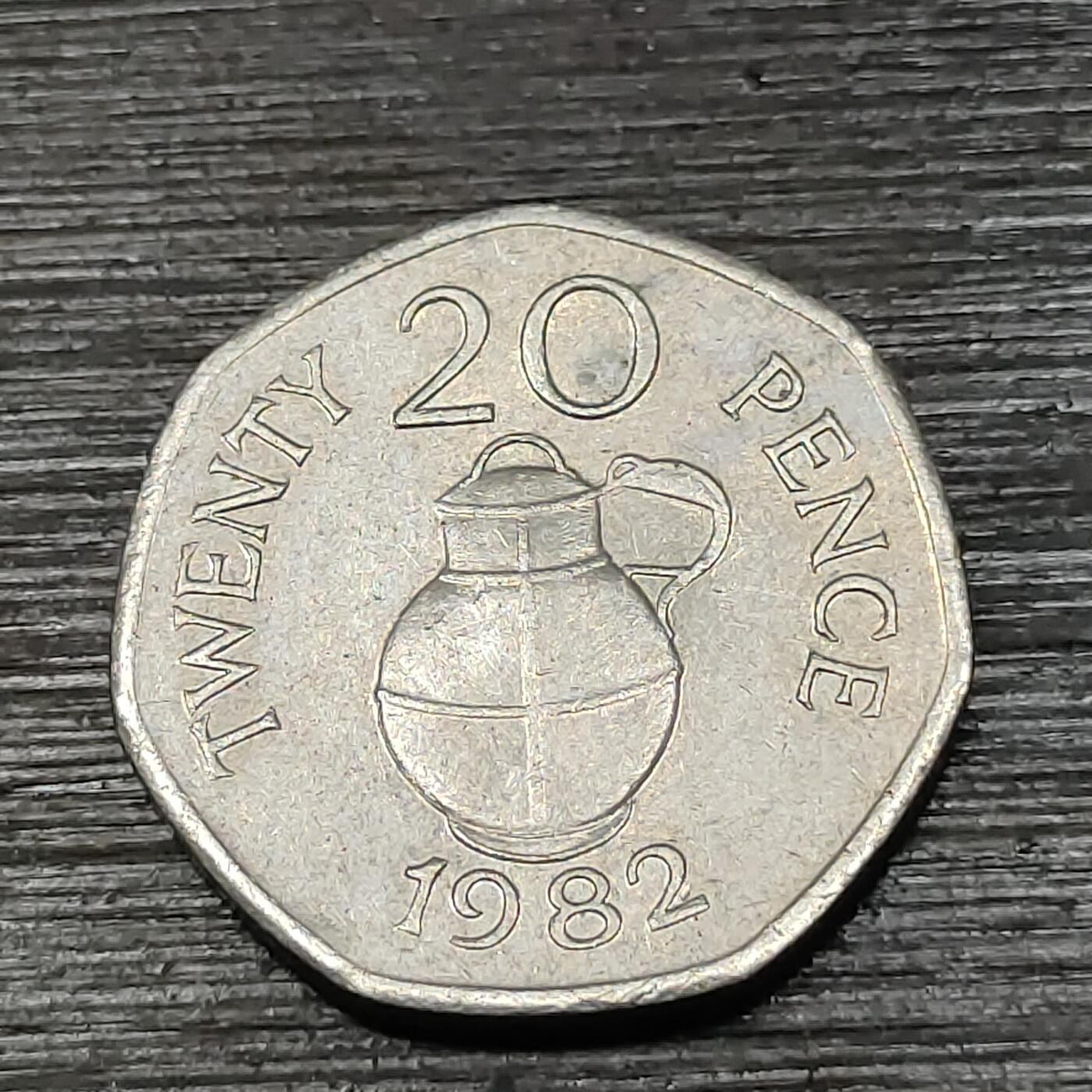 【铜匠收藏】★第125场★散币场，无佣金，30包邮。不满30元，支付5元运费。《接受代拍 代送NGC评级》 根西岛 1982年 20便士