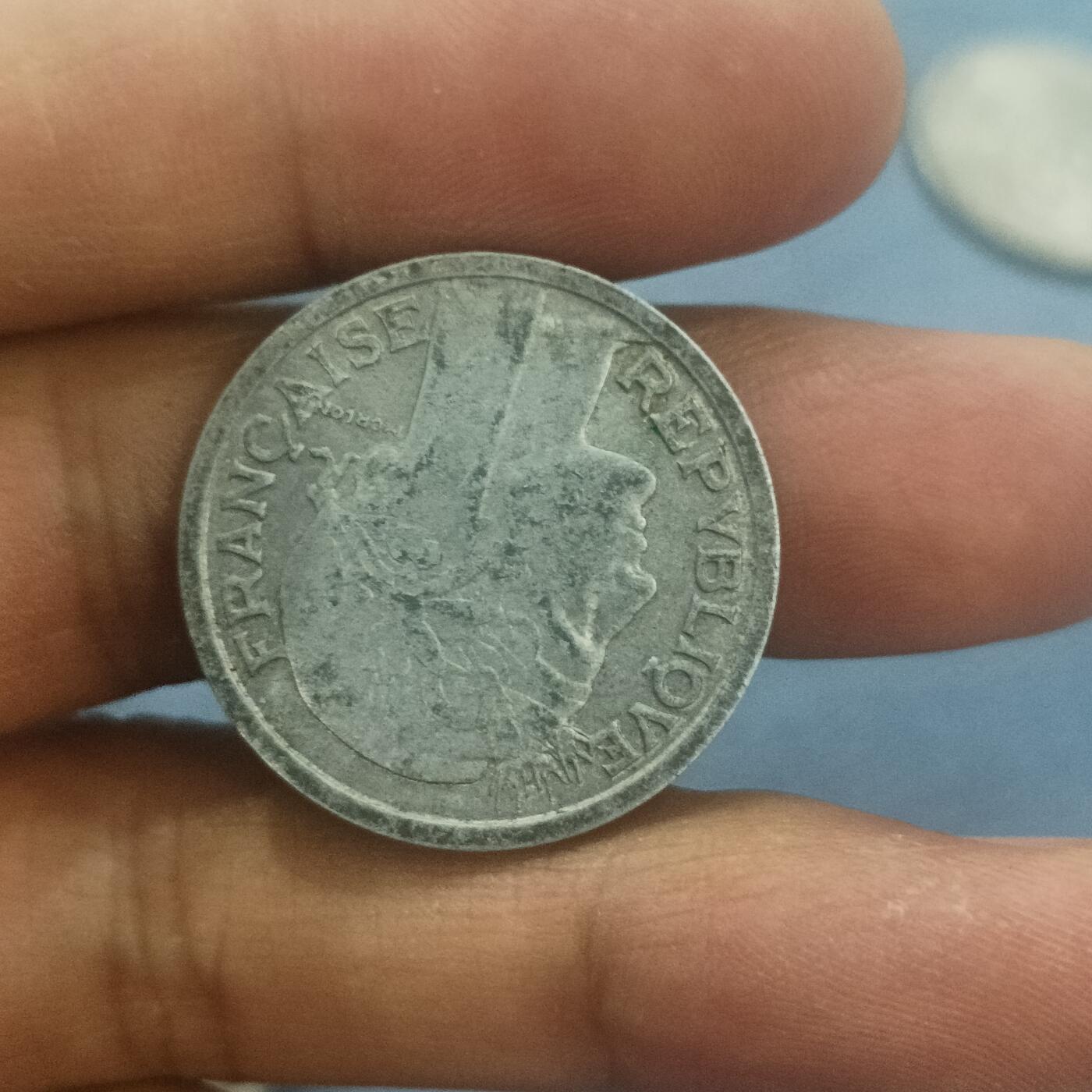 泡泡币外币第五十八场可代拍15038385335微信 法国1945年2F