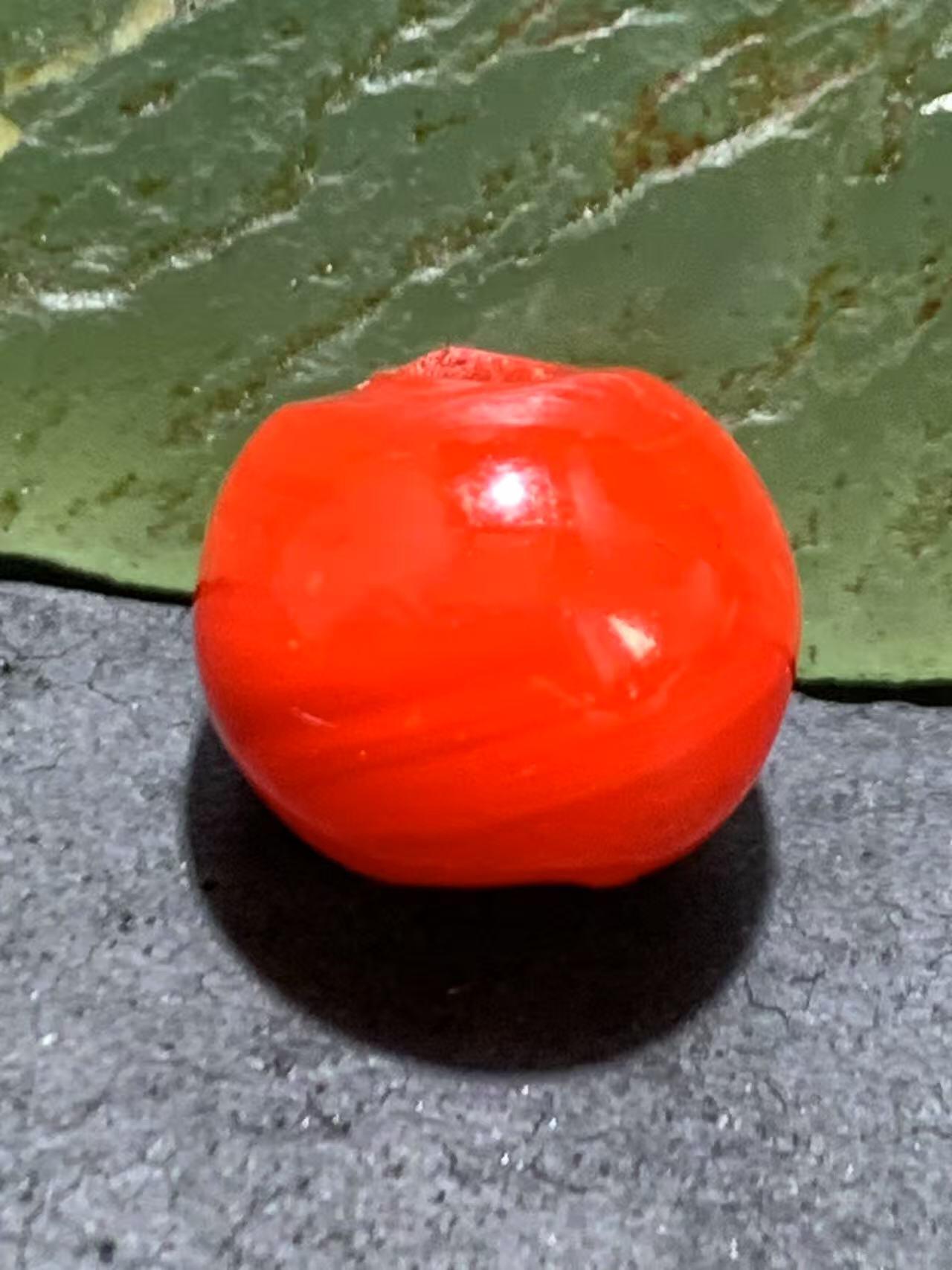 建国前后库存柿子红搅胎琉璃苹果珠一颗