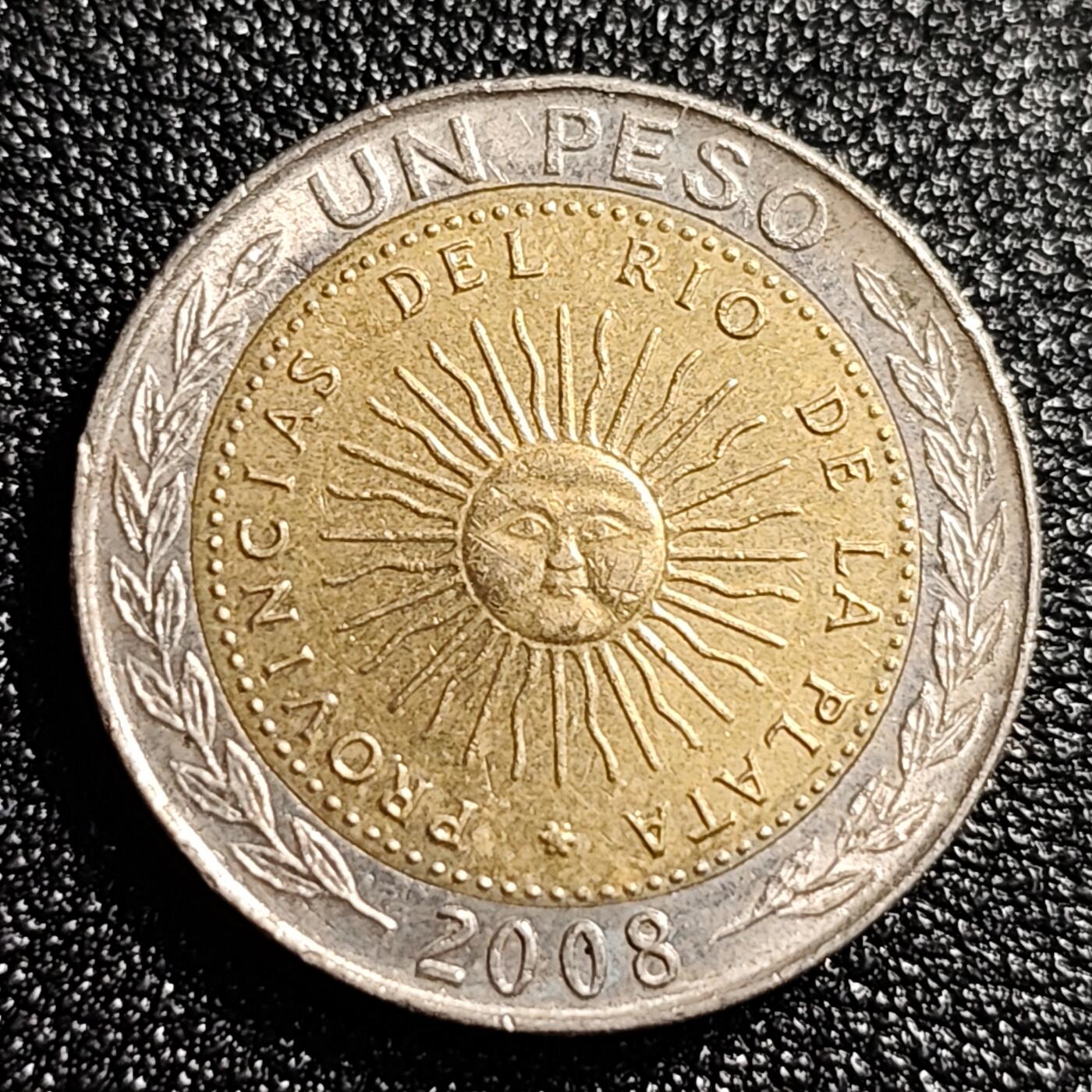 泉币菌-第49场-周末精品场 阿根廷1比索 双色币 23mm 五月革命 建国200周年纪念币