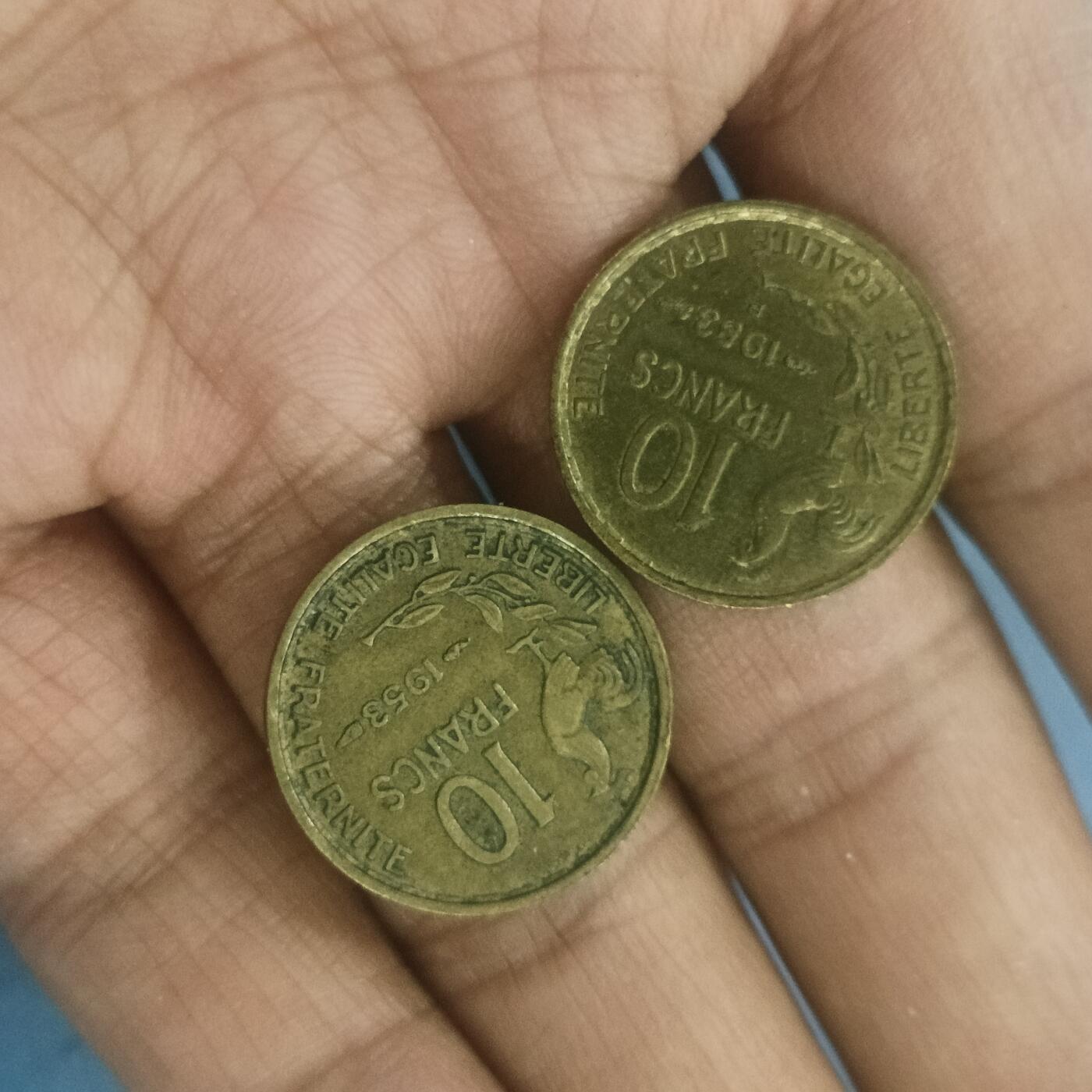 泡泡币外币第五十八场可代拍15038385335微信 法国53年B和无B一对