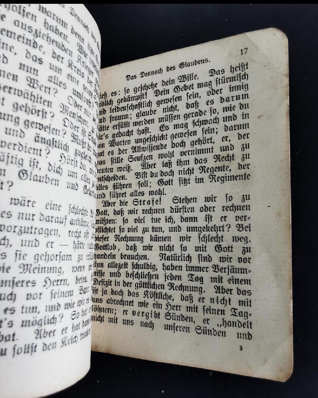 勋章，专场 德国一战《为悼念为祖国捐躯者而写的慰藉小书》    32页   小册子是一本安慰和纪念性质的作品，旨在为那些因战争而失去亲人的家庭提供精神上的慰藉。 