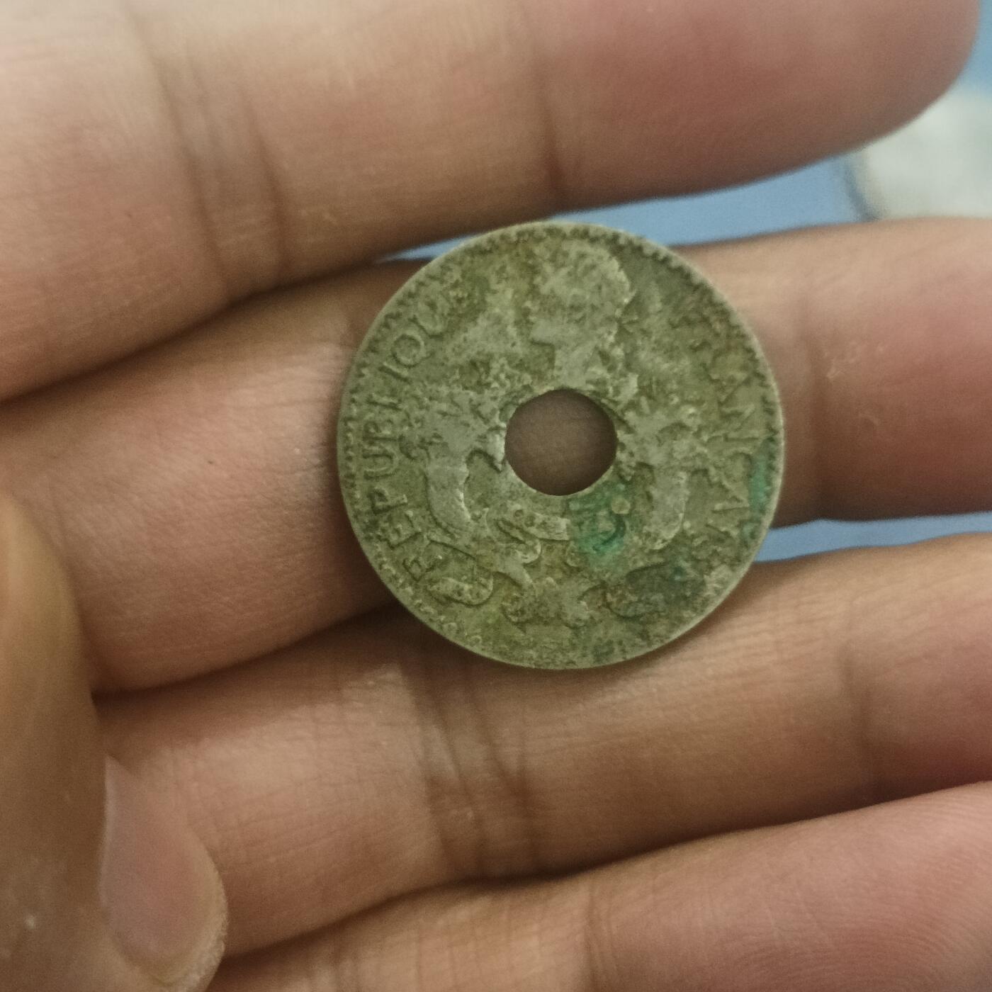 泡泡币外币第五十八场可代拍15038385335微信 法属印支38年5分