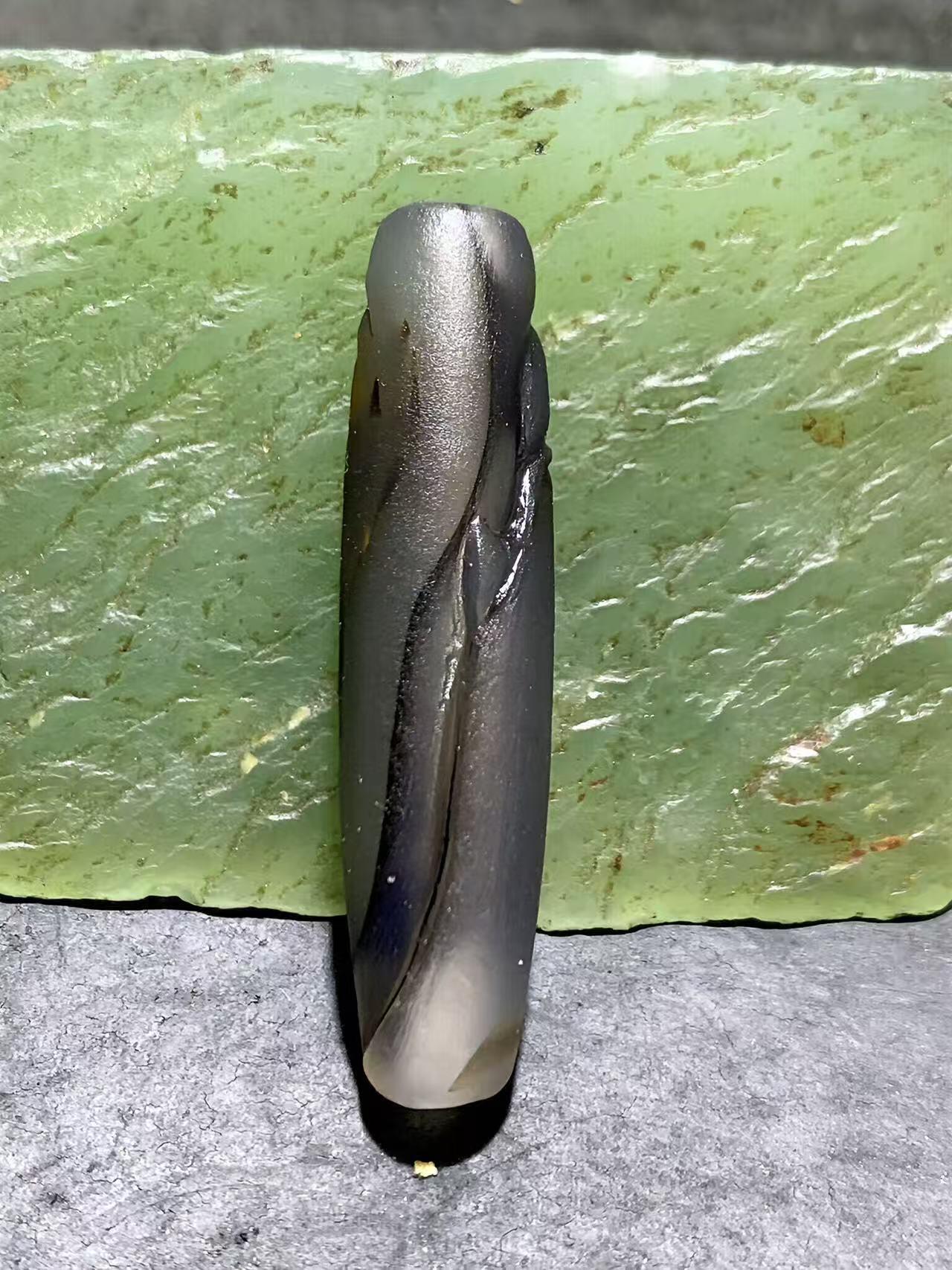 精美亚光高玉化墨色巴西玛瑙手工俏色巧雕无相佛意境桶珠一个！