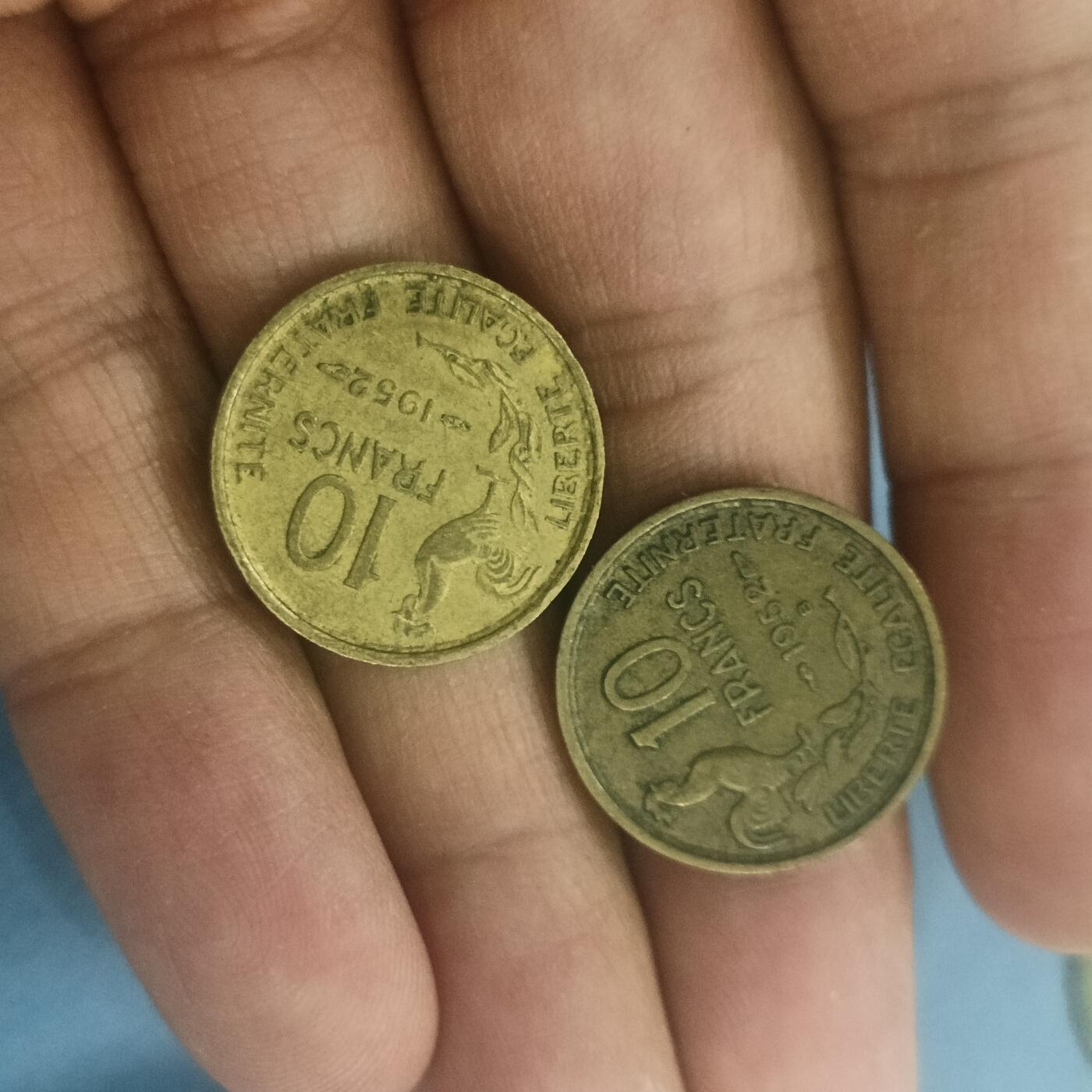 泡泡币外币第五十八场可代拍15038385335微信 法国52年B和无B一对