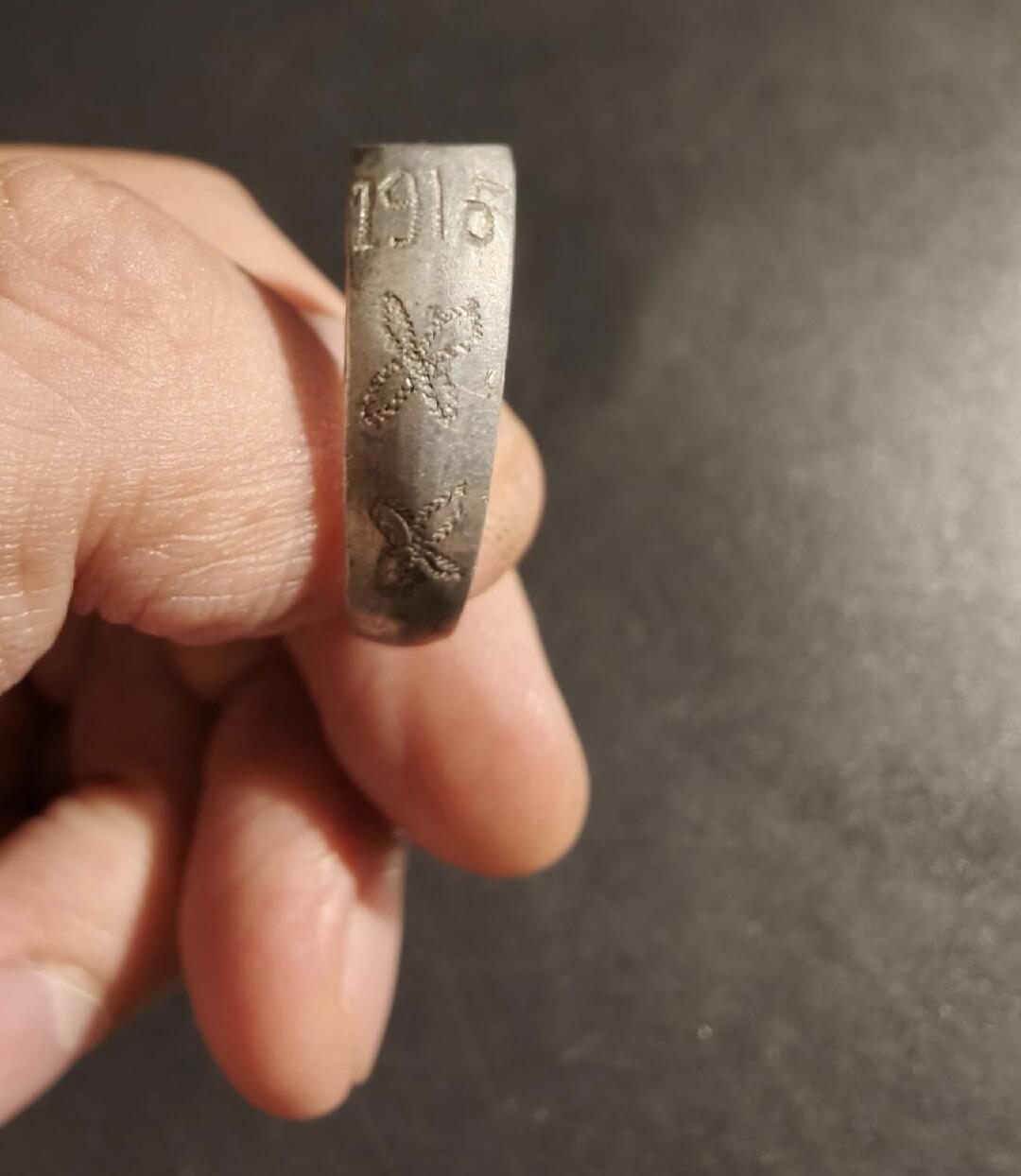 勋章，专场 德国一战战地戒指   带1914-1916字样   周长26mm   直径80mm