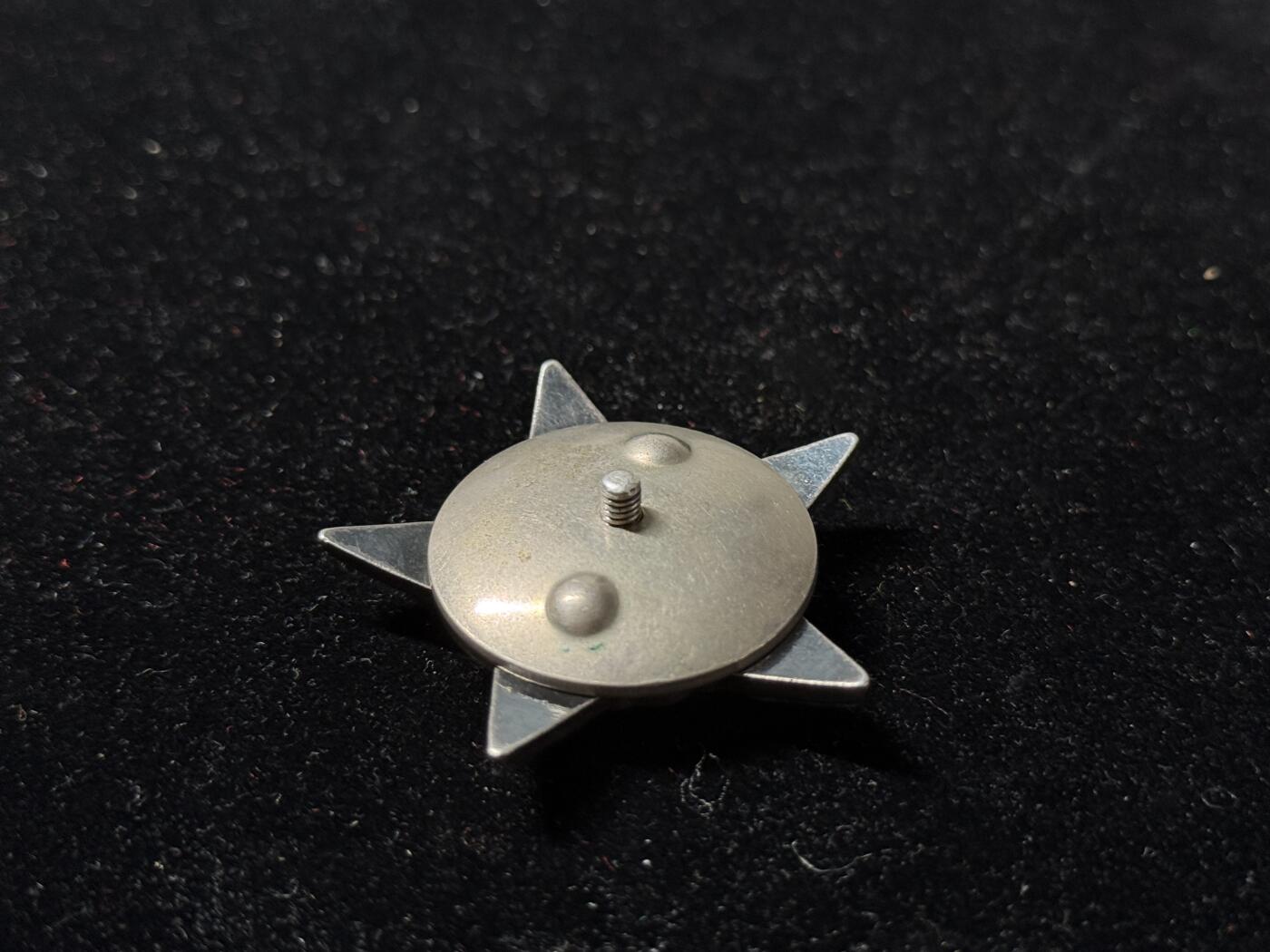 戎马世界章牌大赏第100期 苏联红星勋章，号段2207667，档案已查
