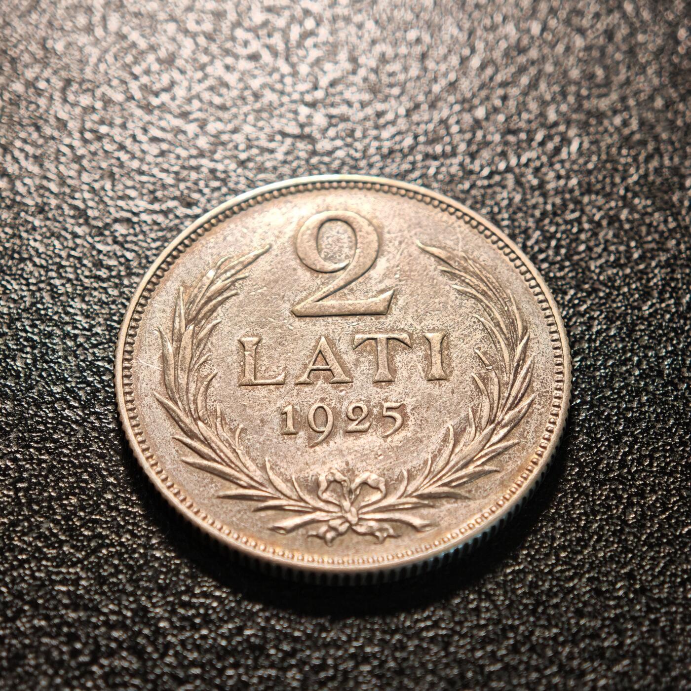 【德藏】世界币章拍卖第137期（拍品征集中~欢迎藏友联系） 1924年 拉脱维亚1拉特银币 及 1925年 拉脱维亚2拉特银币 直径约：22.7mm/1L，27mm/2L，；重约：5g/1L，10g/2L