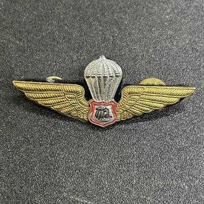 西秦中古拍卖第五十期 - 泰国空降兵跳伞证章 早期版
