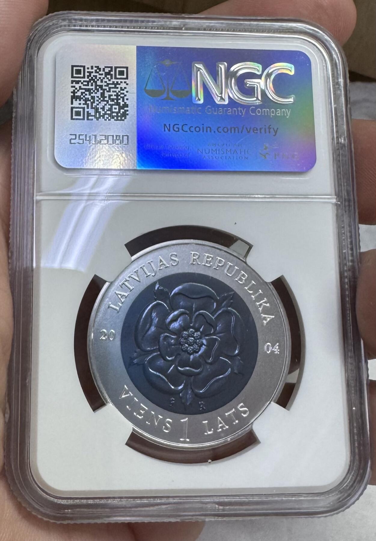第165期拍卖【长期征集拍品】 拉脱维亚2004年时间系列钟表银铌双金属纪念币NGC-MS70原盒证书，900银，10克银，7.15克铌， 编号8173288-010