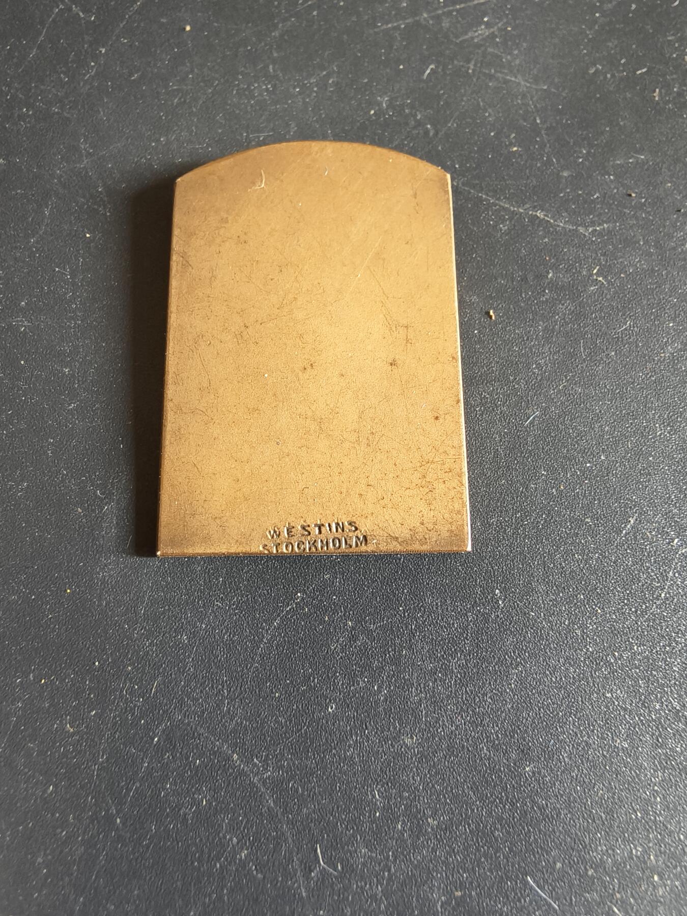 老王徽章第134期 瑞典方形铜章    尺寸35×23mm    重量12g
