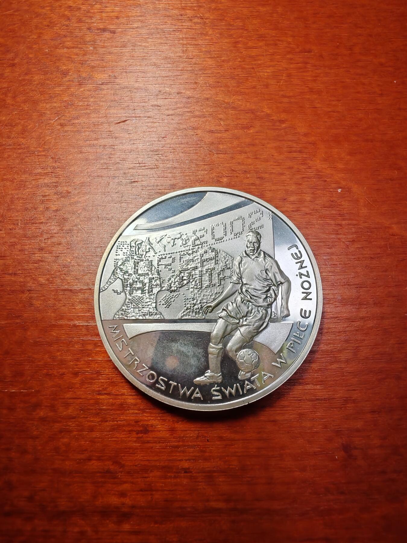 长老汇蛇年精选第二十场拍卖 2002波兰世界杯10兹罗提精制银币