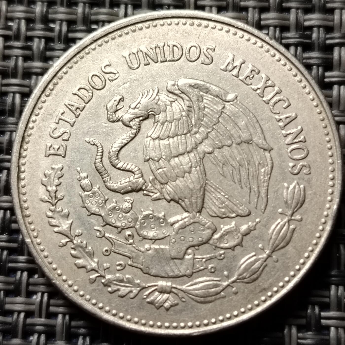 布加迪🐬～世界钱币(上海)🌾第 227 期 /  各国套币和散币 墨西哥🇲🇽 1986年200比索 86年世界杯纪念币 29mm 厚版