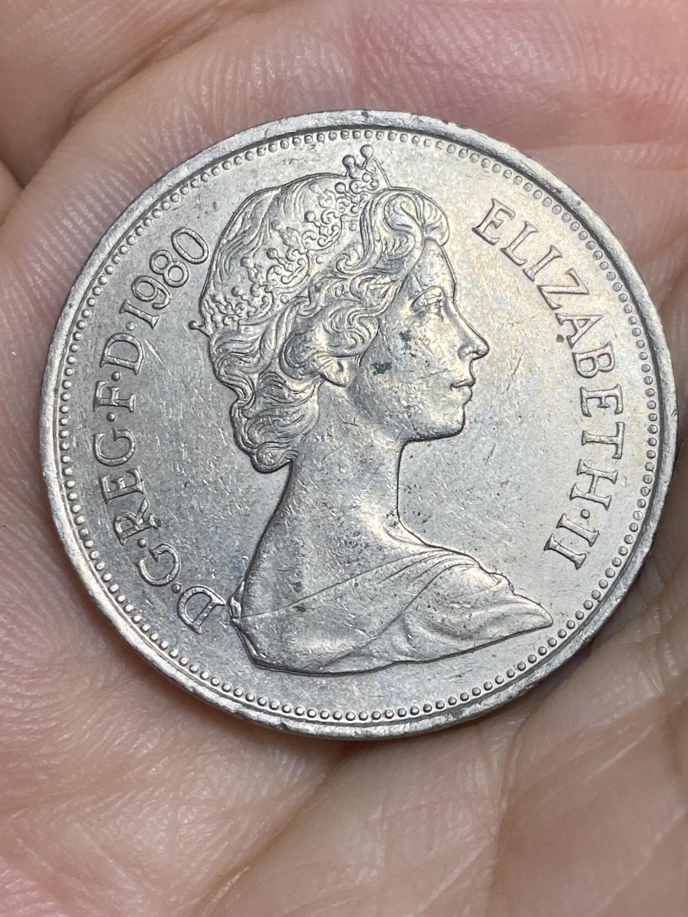 2025年第六十四场(总第九十场）外国好品散币(免佣金) 英国🇬🇧1980年10新便士(伊丽莎白二世中年花冠，大尺寸冠狮版)