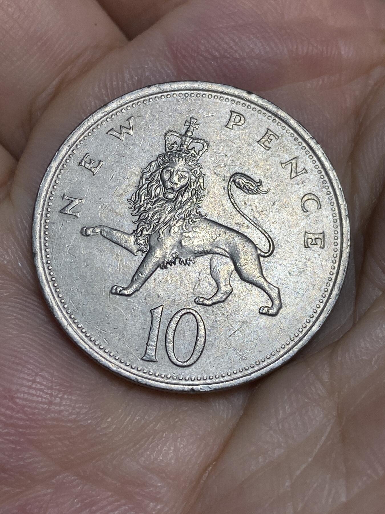 2025年第六十四场(总第九十场）外国好品散币(免佣金) 英国🇬🇧1980年10新便士(伊丽莎白二世中年花冠，大尺寸冠狮版)
