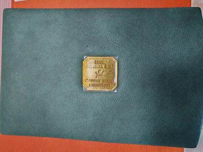 长老汇蛇年精选第二十场拍卖 2002加拿大女王在位50周年特别版8枚精制套币，其中6枚银币，盒证全，克书125美金