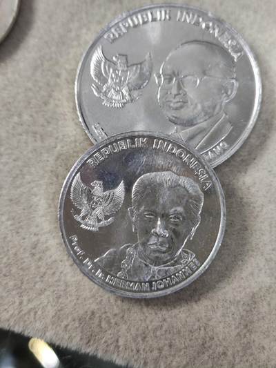 外币收藏 印度尼西亚 2016年清年份人物版套币4枚一套全