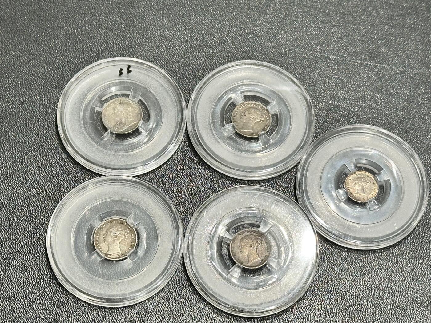 《外钞收藏家》第五百四十六期（本期有精品银币、以及稀少裸币和热门评级币）（本平台长期征集拍品、欢迎藏友们联系合作） 维多利亚3分银币 五枚一起