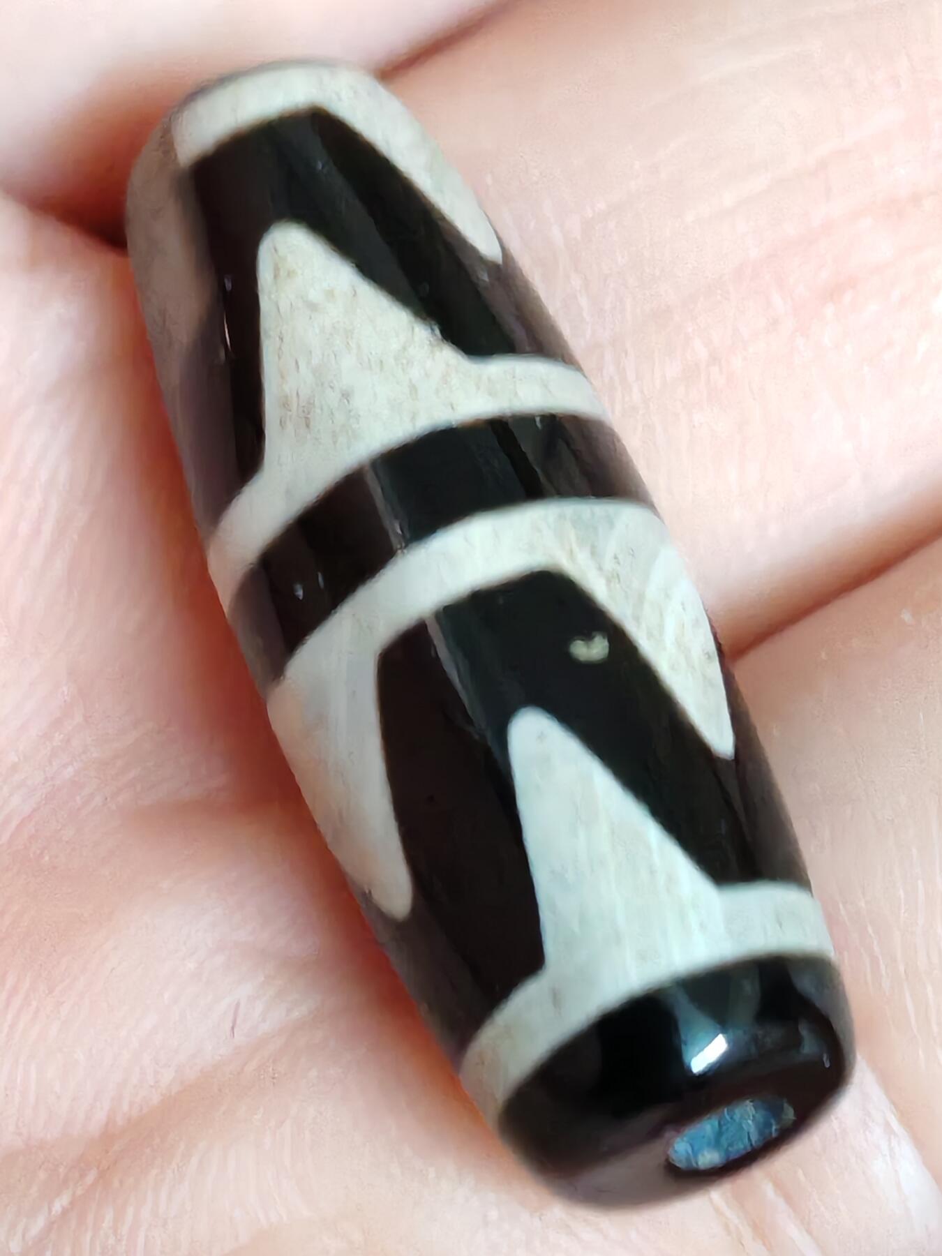包浆藏传虎牙天珠(31006)藏传虎牙天珠尺寸30*11mm