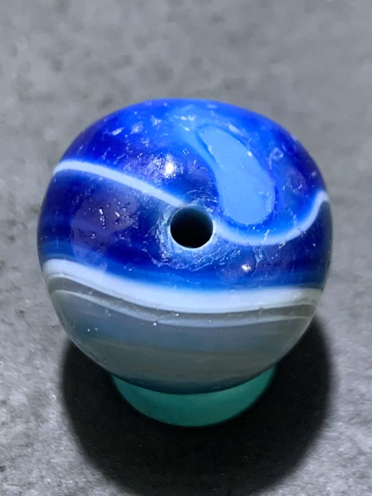 精美高玉化风化纹天眼缠丝玛瑙随形珠一颗。，