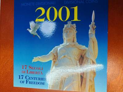 长老汇蛇年精选第二十场拍卖  2001圣马力诺里拉关门套币8枚卡装，含银币一枚