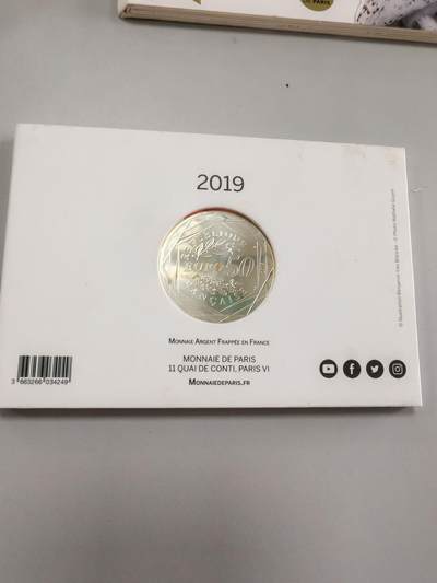 长老汇蛇年精选第二十场拍卖 2019法国法国国旗50欧元彩色精制银币，卡装，1500套