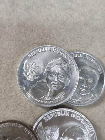 外币收藏 印度尼西亚 2016年清年份人物版套币4枚一套全
