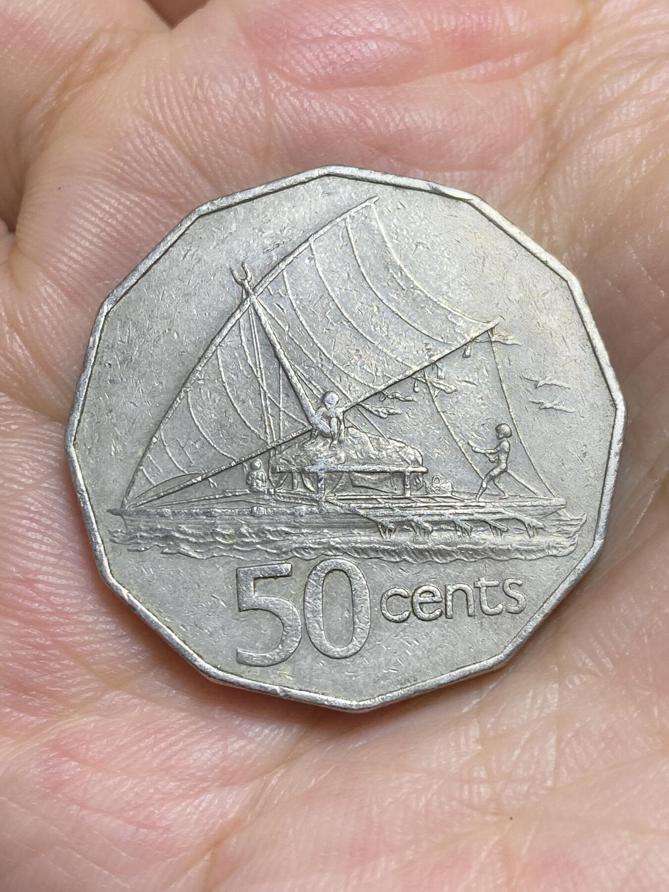 2025年第六十四场(总第九十场）外国好品散币(免佣金) 稀少年份–斐济🇫🇯1981年50分大币(伊丽莎白二世中年花冠)