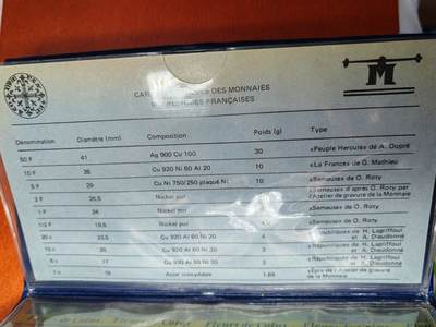 长老汇蛇年精选第二十场拍卖  1980法国10枚套原装大钱包，含50法郎大力神银币1枚，1980发行量最少的一年，大钱包已经很少见了
