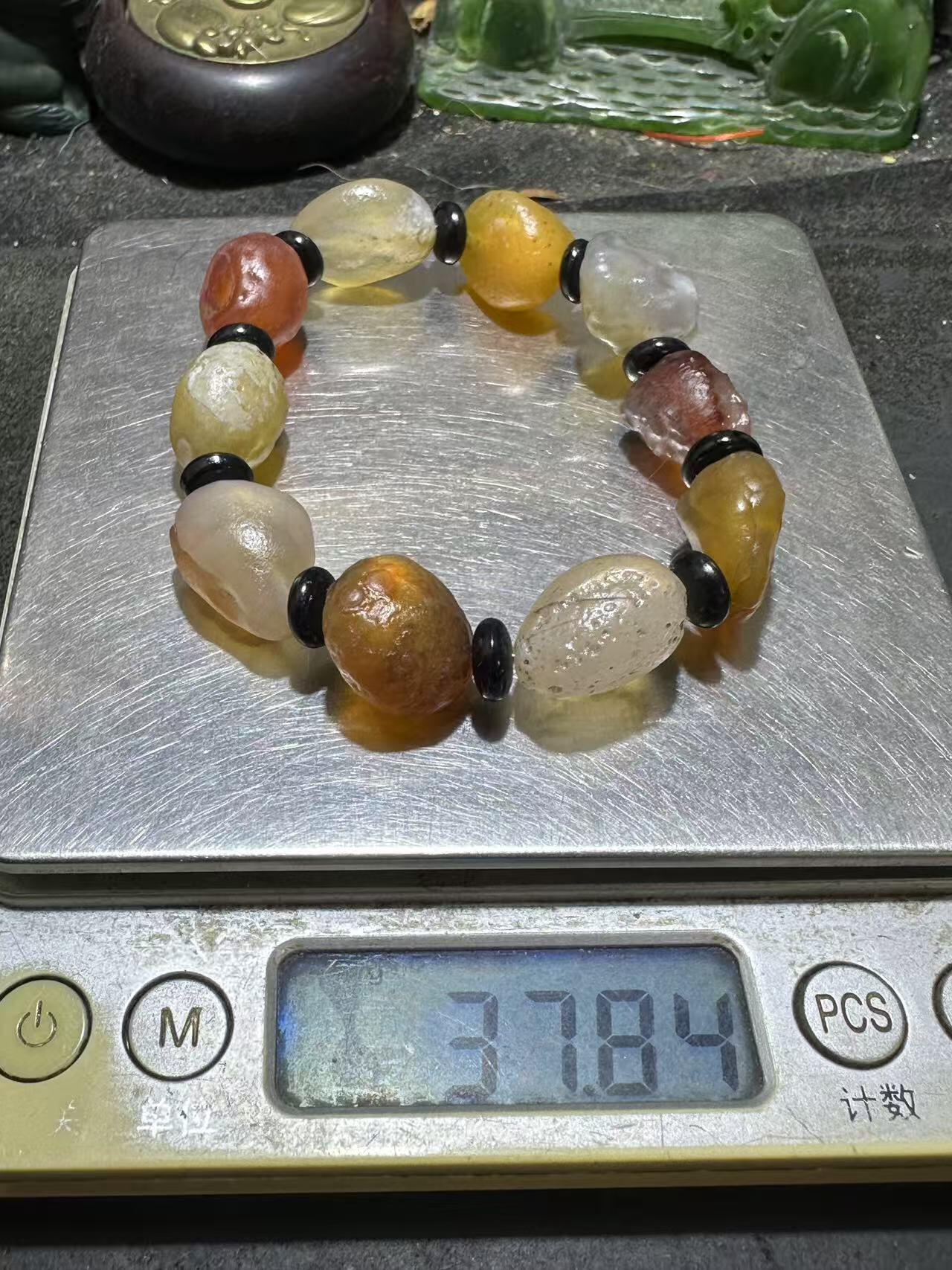 精美阿拉善玛瑙原石手串一条，，