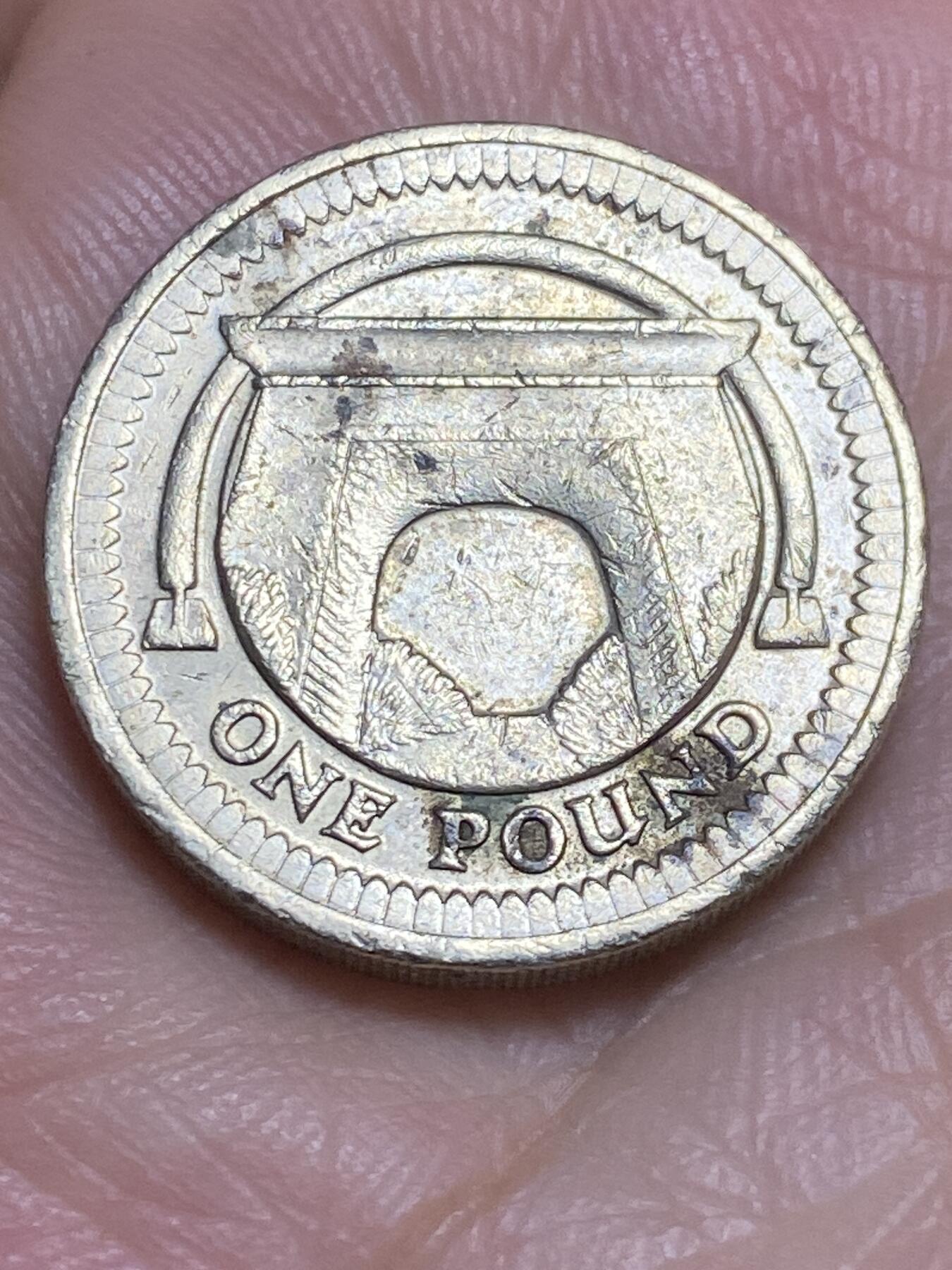 2025年第六十四场(总第九十场）外国好品散币(免佣金) 少见品种–英国🇬🇧2006单年份1英镑(桥系列:北爱尔兰城市纽里的麦克尼尔埃及拱桥图案)