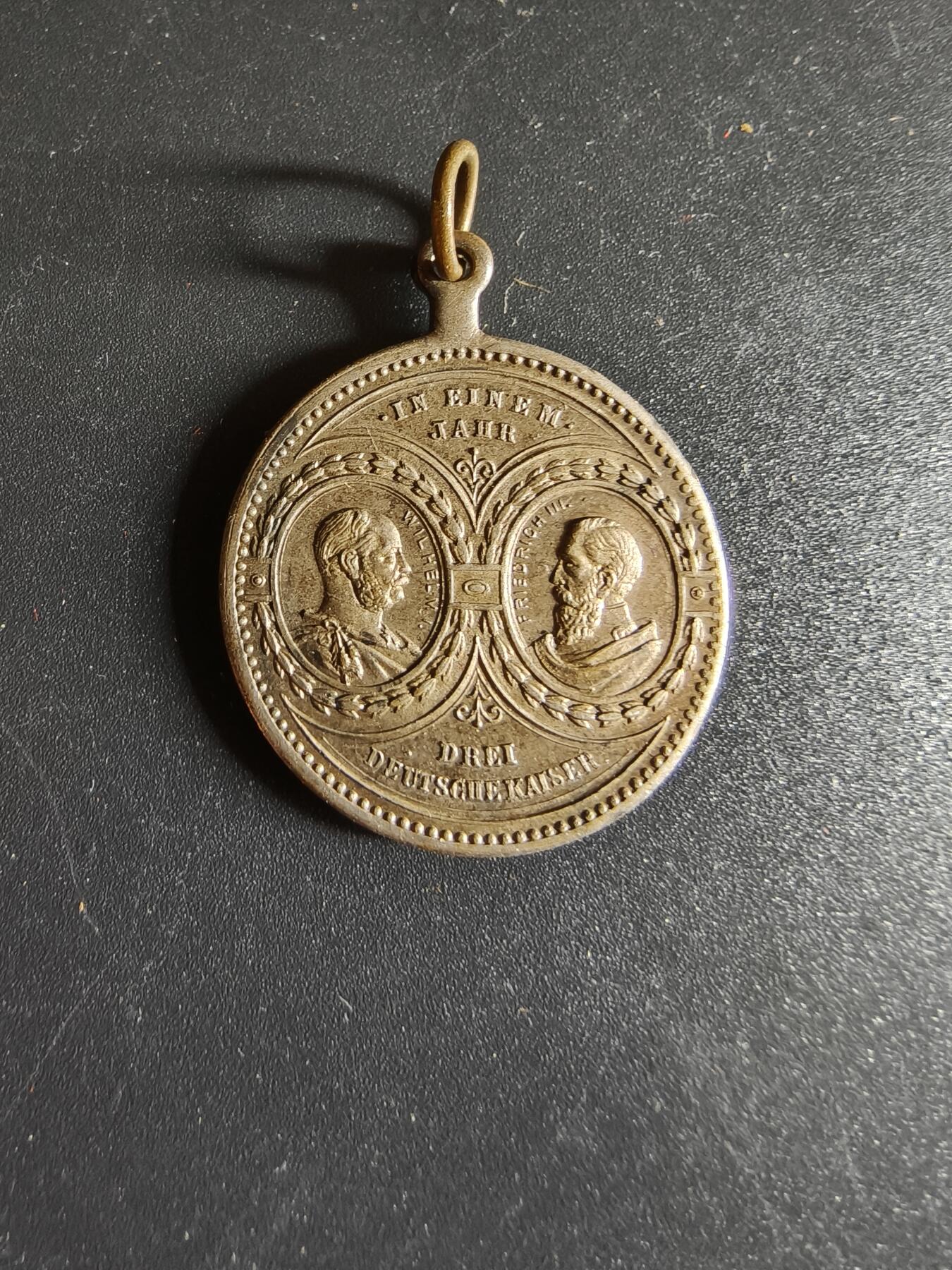 老王徽章第134期 德国1888年三皇更迭纪念章