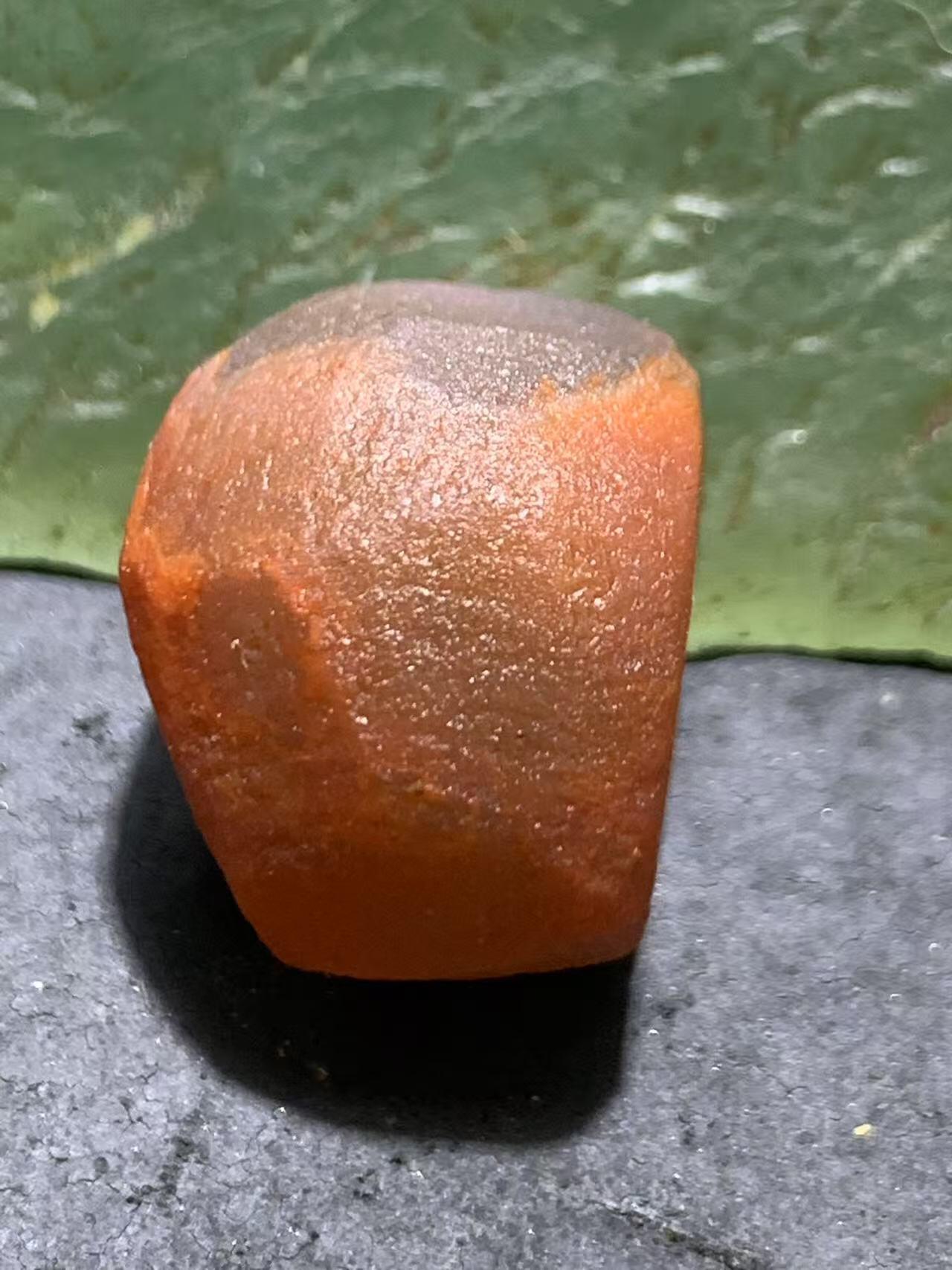 精美柿子红荔枝冻南红玛瑙明料小原石一颗，