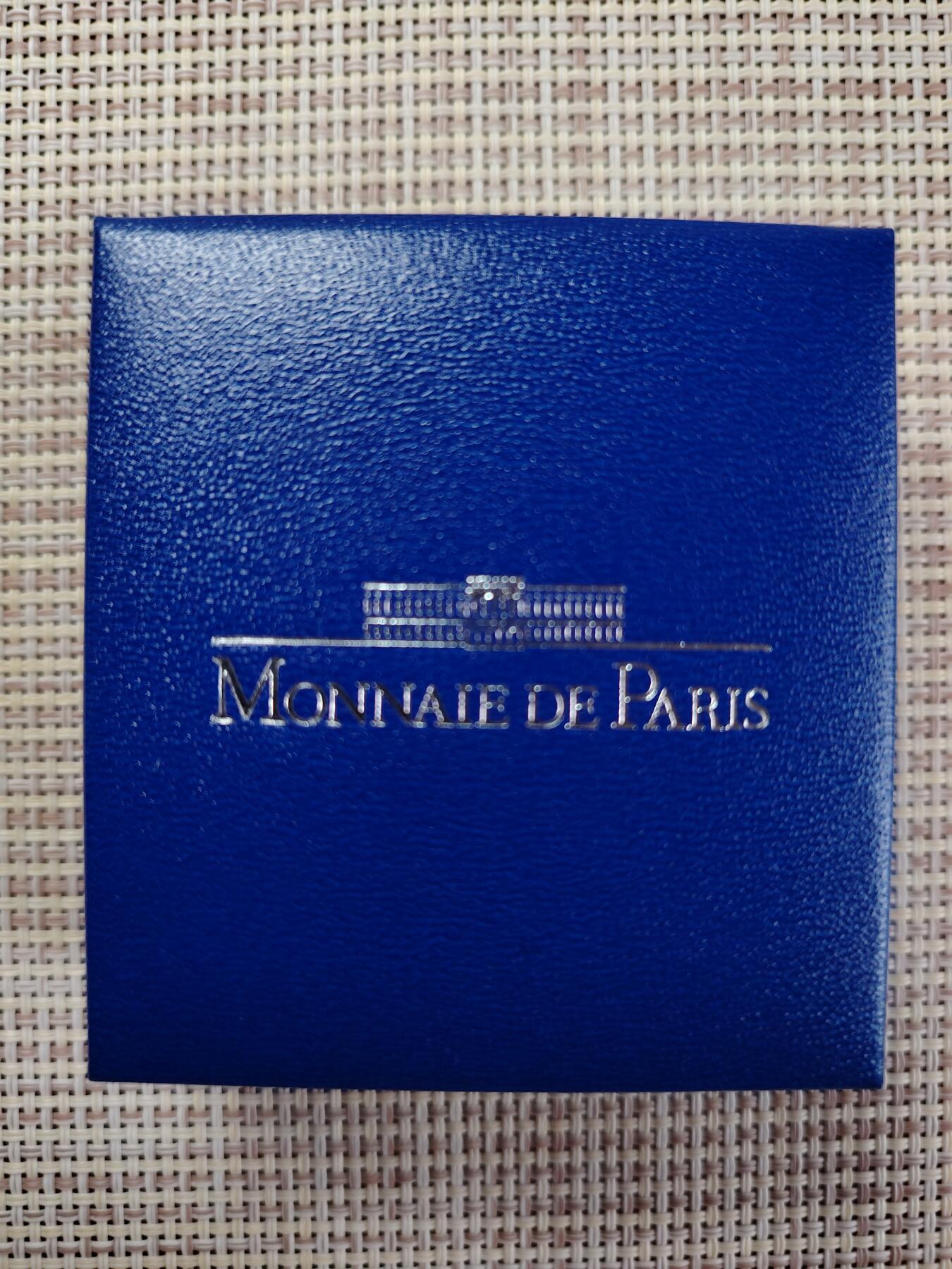 布加迪🐬～世界钱币(上海)🌾第 227 期 /  各国套币和散币 法国🇫🇷 2009年 埃菲尔铁塔10欧元镂空精制纪念银币