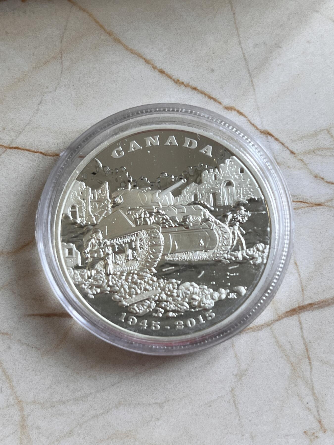 第166期拍卖【长期征集拍品】 加拿大2015年二战胜利70周年意大利战役1盎司银币，9999银，发行10000枚，塑料盒不是原装的