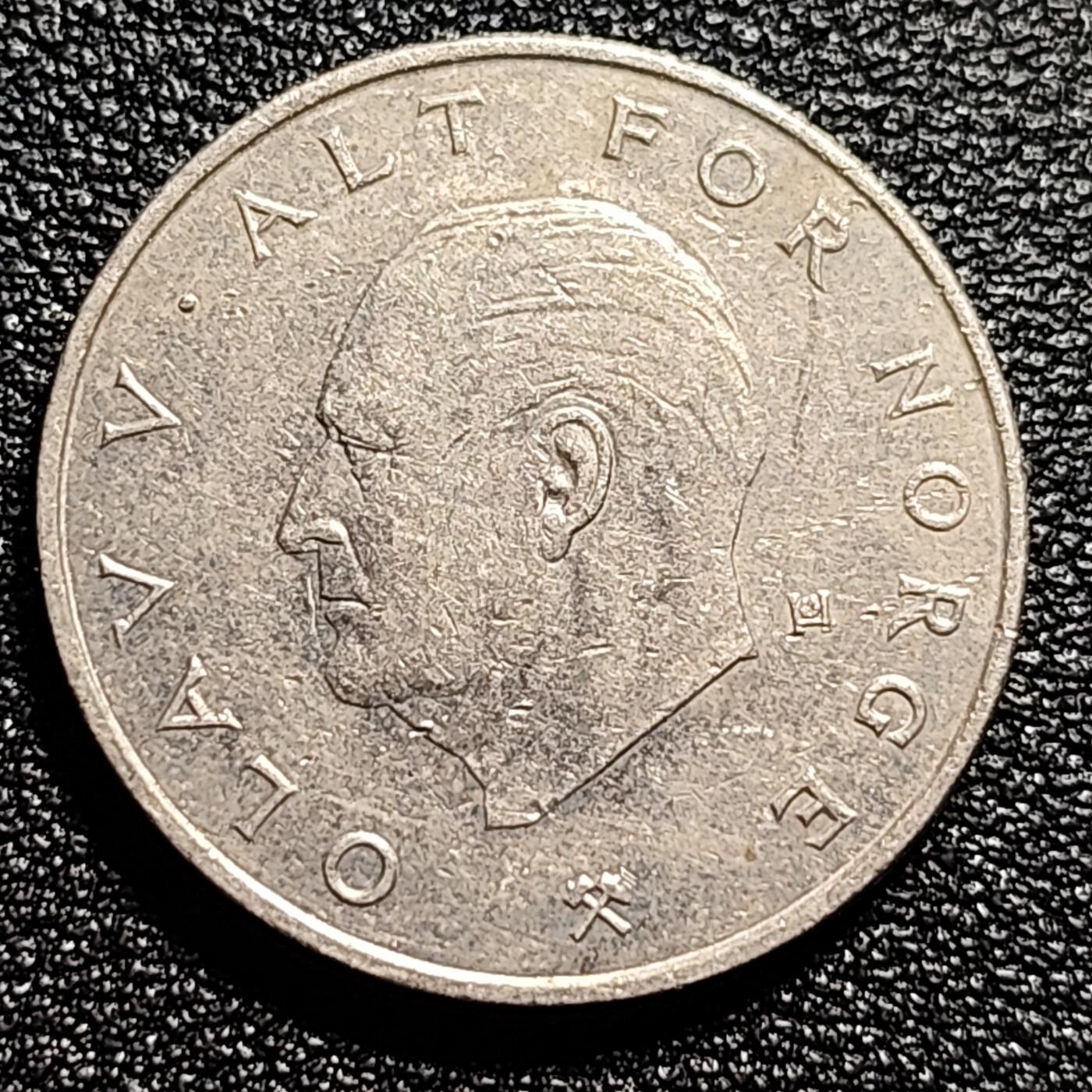 泉币菌-第50场-周末捡漏场 挪威1克朗 奥拉夫五世皇冠 直径25mm