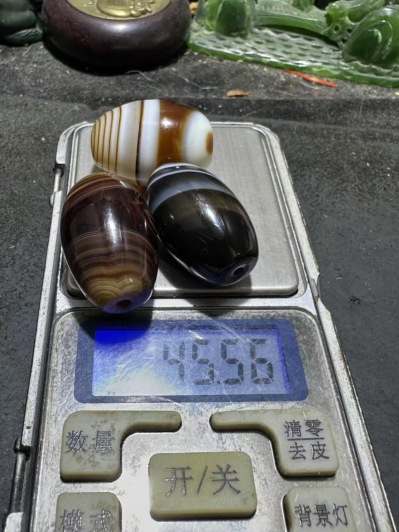 缠丝玛瑙通货大桶珠3颗！