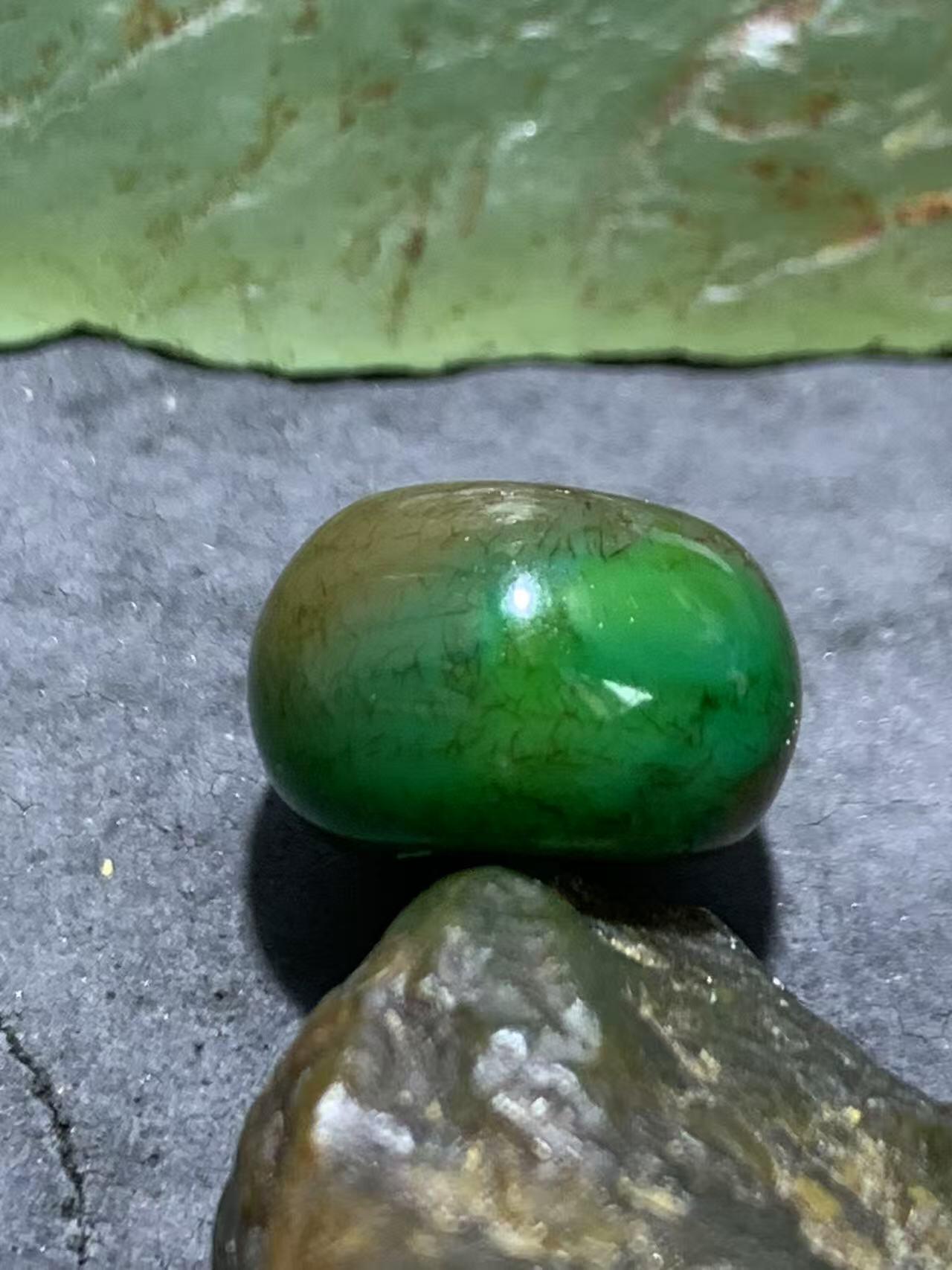 缠丝玛瑙六角算盘珠1颗，