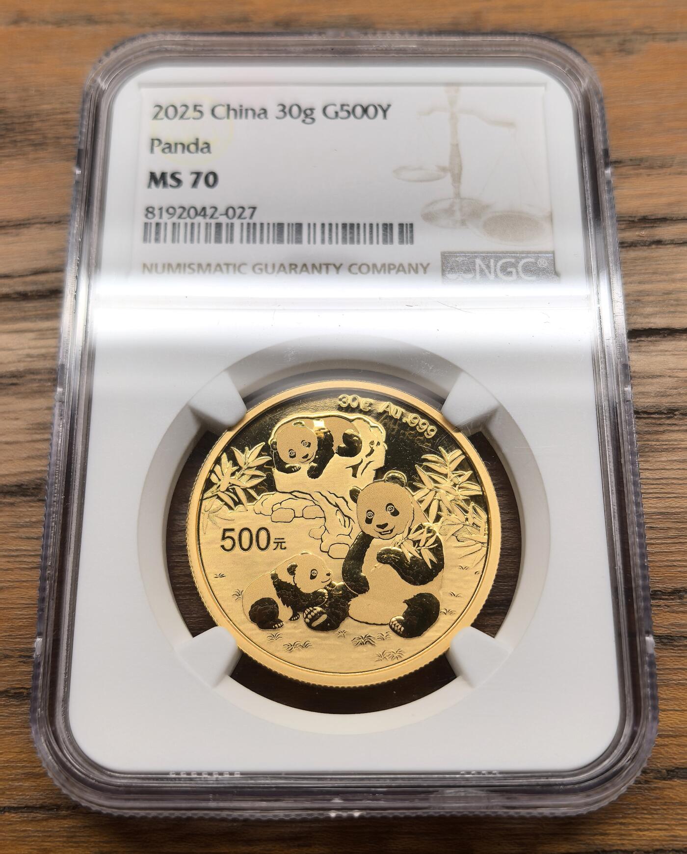 凡希社世界钱币微拍第三百零七期 2025中国熊猫500元金币NGC-MS70，含纯金30克，顶级品相。