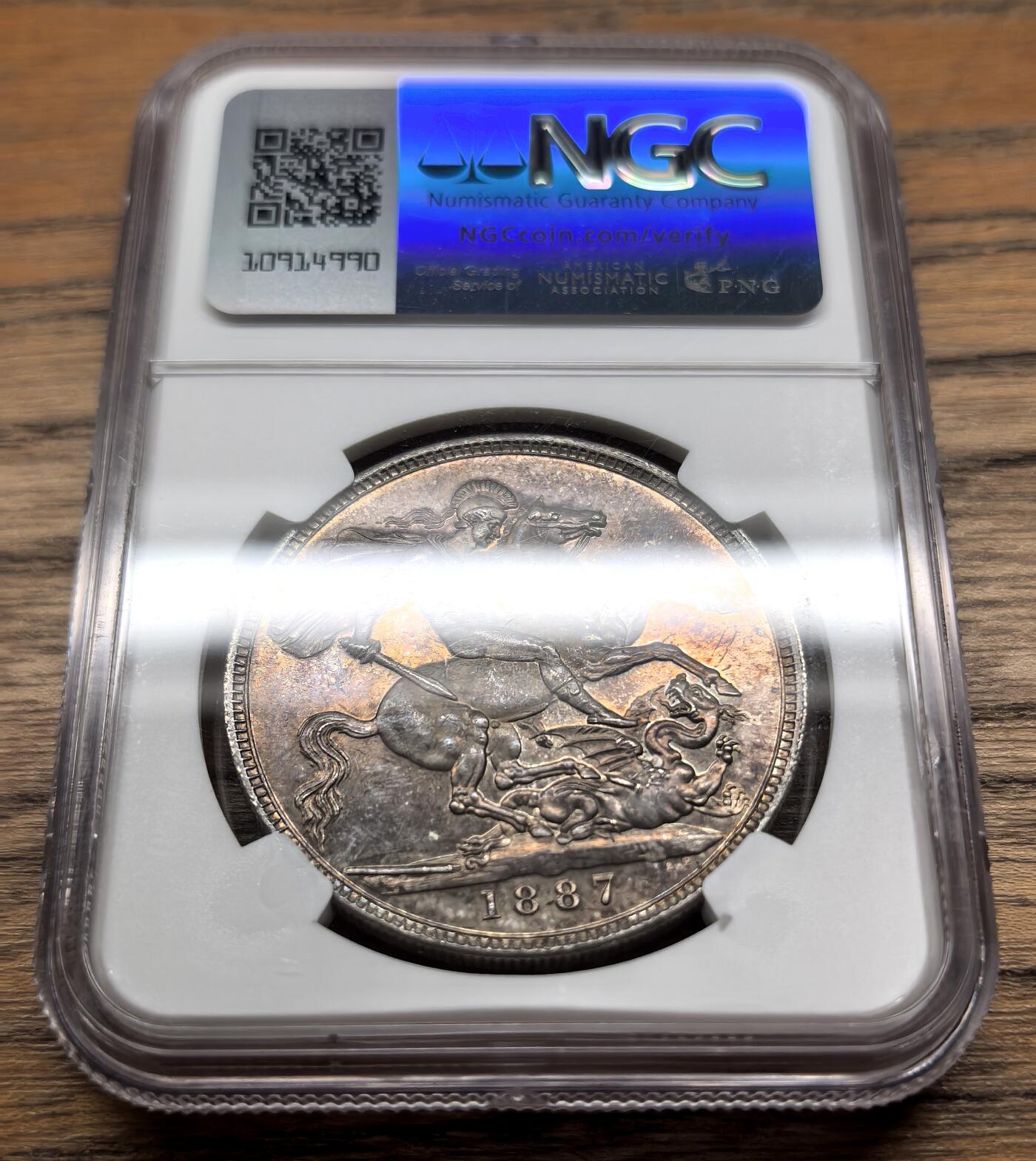 凡希社世界钱币微拍第三百零七期 1887英国老维高冠马剑NGC-MS62，油润紫金彩！（附视频）