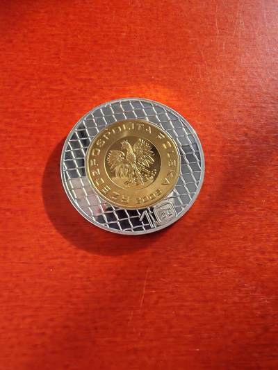 长老汇蛇年精选第二十场拍卖 2006波兰世界杯10兹罗提镀金精制银币，外圈银，内圈银镀金