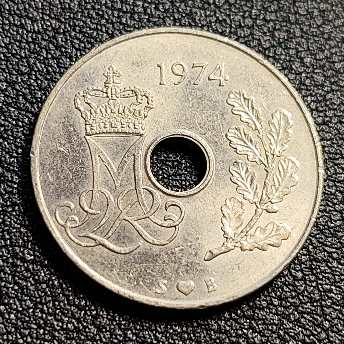 泉币菌-第51场-各国散币场 丹麦1974年25欧尔中孔镍币 玛格丽特二世花押 