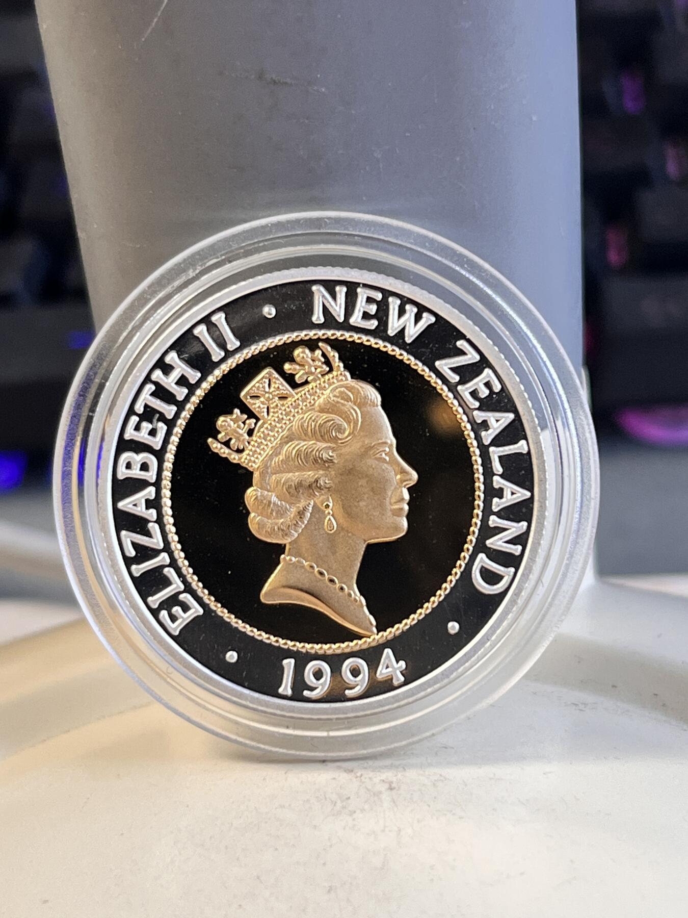 第165期拍卖【长期征集拍品】 新西兰1994年HMS奋进号镀金纪念银币，925银，15.85克银价126