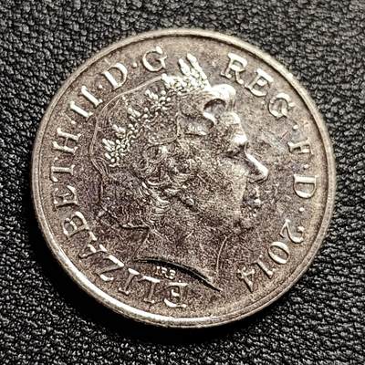 泉币菌-第50场-周末捡漏场 英国10便士 盾牌纪念币 24mm 伊丽莎白二世