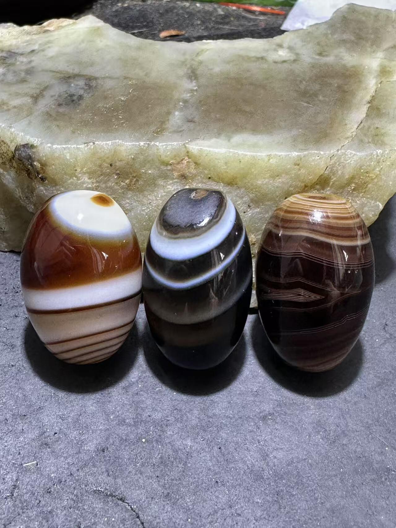 缠丝玛瑙通货大桶珠3颗！